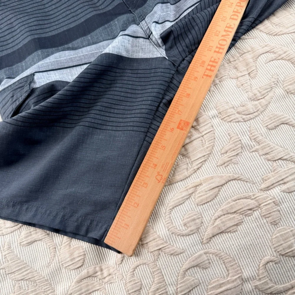 Ocean Current Mens Board Shorts Charcoal Grey Striped Surf Swim Trunks Size 32